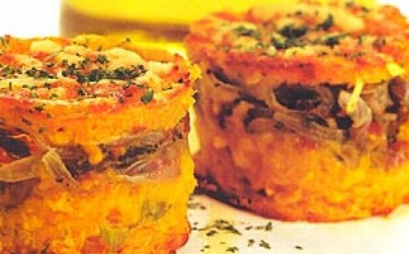 Torta de carne desfiada com milho e ervilha  