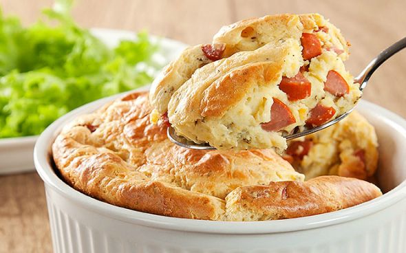 Torta de pão de forma com creme de palmito e salsicha Deliciosa