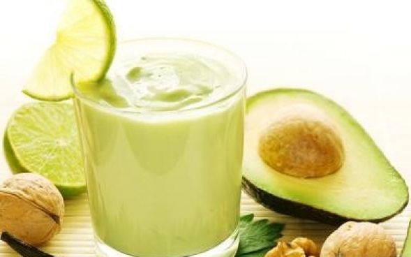 Vitamina de abacate com limão